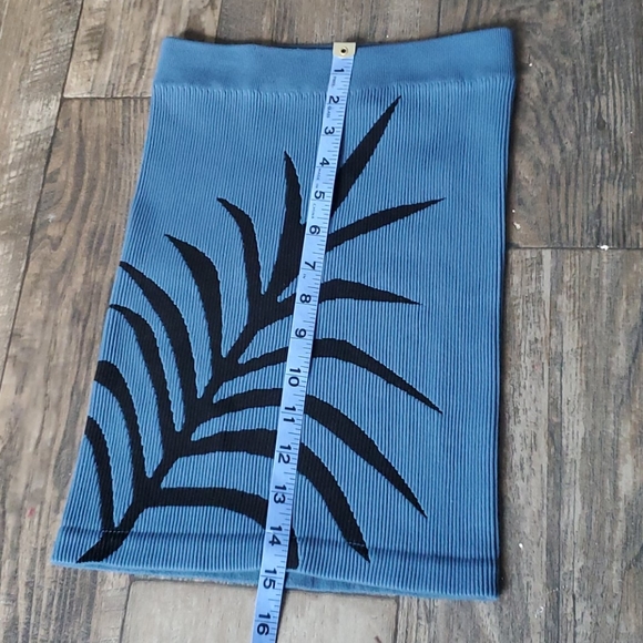 BCBGENERATION Ribbed Palm Leaf Tube Bodycon Skirt - Picture 3 of 6